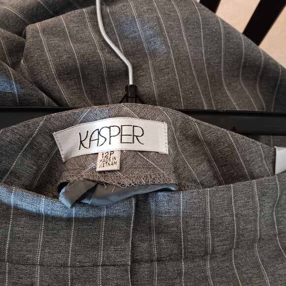 Kasper Kate business casual pants, size 12 petite - Picture 3 of 4